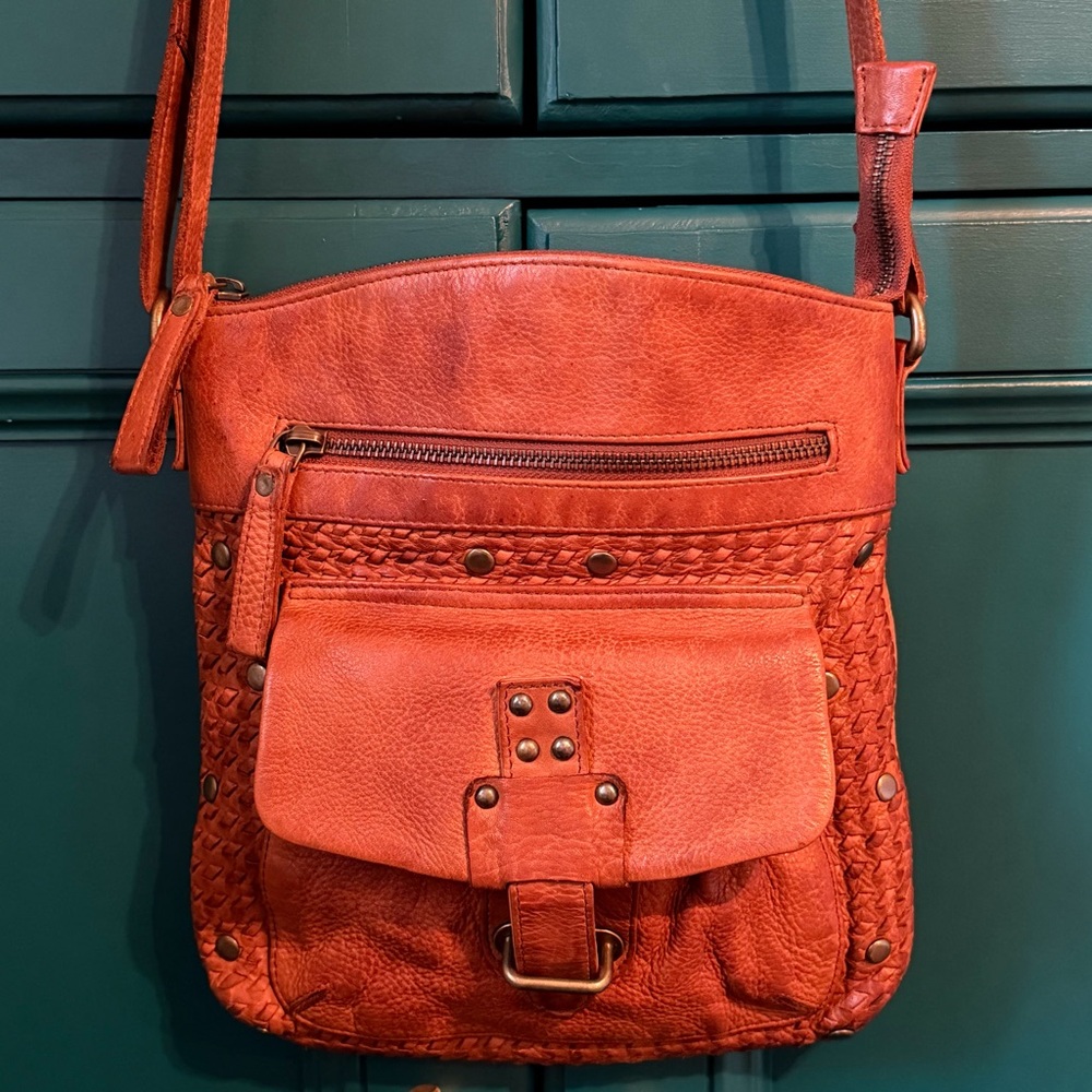 Harbor 2nd Aurora Woven Studded Crossbody Bag | Cognac Leather | Boho